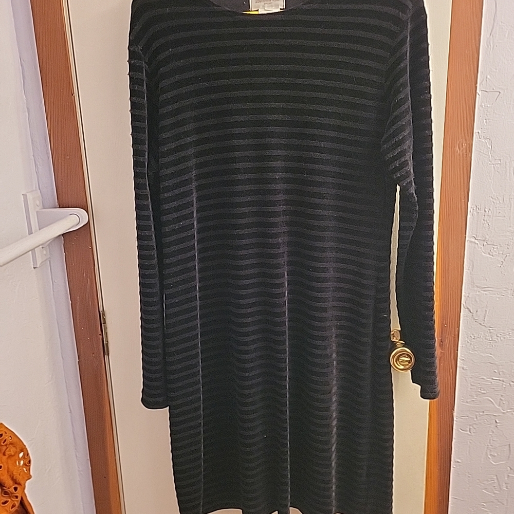 Jones New York Black and Gray Long Sleeve Dress